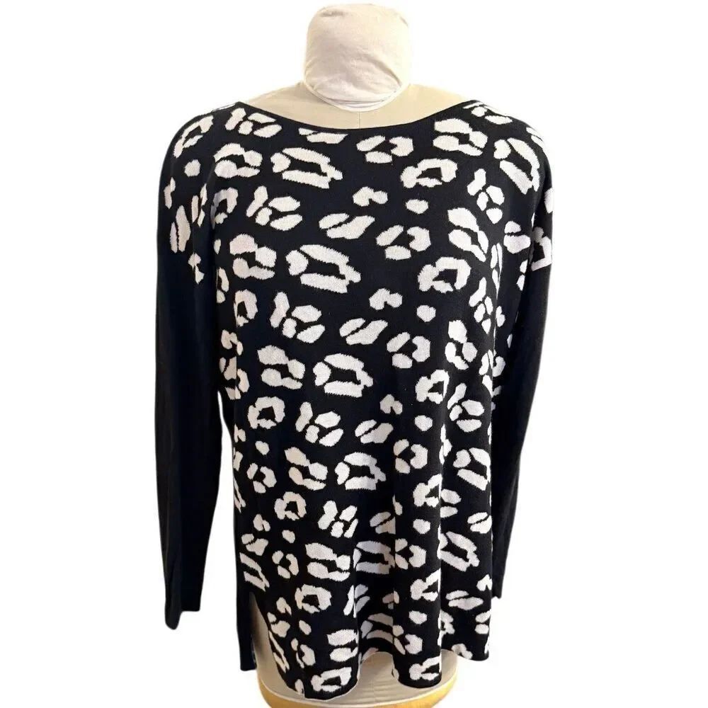 August Silk Black White Abstract Print Long Sleeve Tunic Sweater Medium